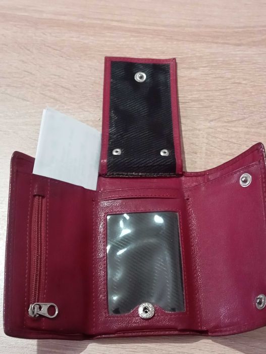 Дамско кожено портмоне на фирма ART