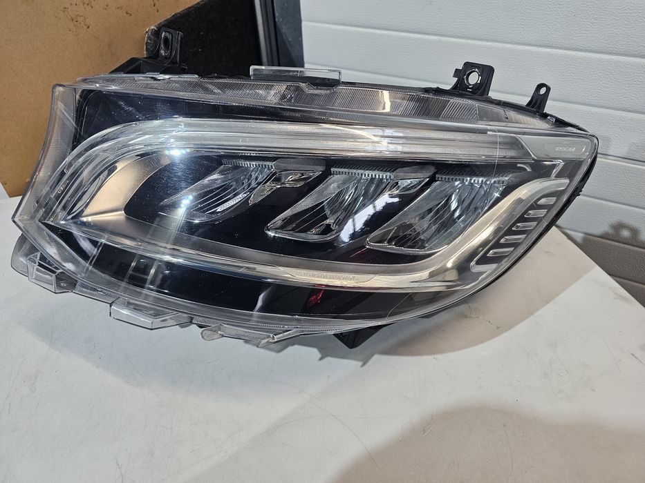 Far stanga  Mercedes Sprinter W907 W910 Full Led 
Stare impecabilă! 
Cod: A91090