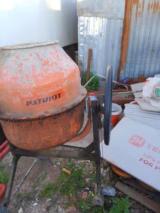 Продам бетономешалку