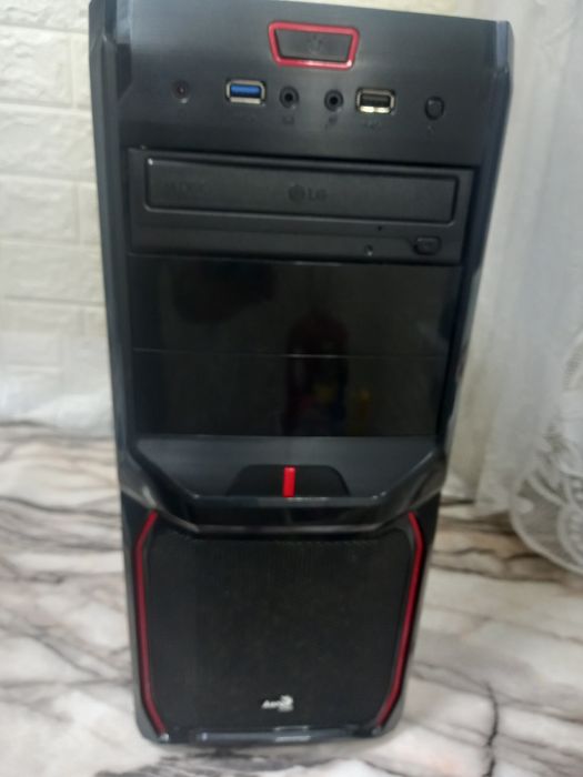 Компютър Intel® Xeon® E3-1231v3  16gb SSD ASUS RX 470 Mining