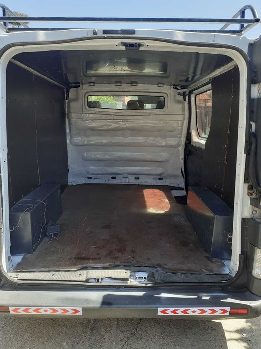 Vând Opel Vivaro 2005 preț 3000 Euro