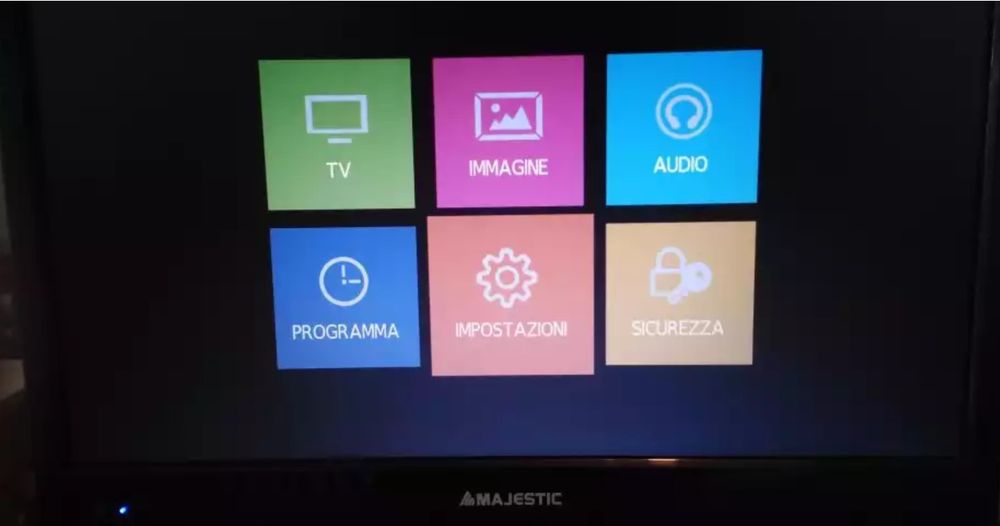 Tv auto LED nou 15,6" si 24" 12v dvb-t2 Auto Rulota Camion Tir