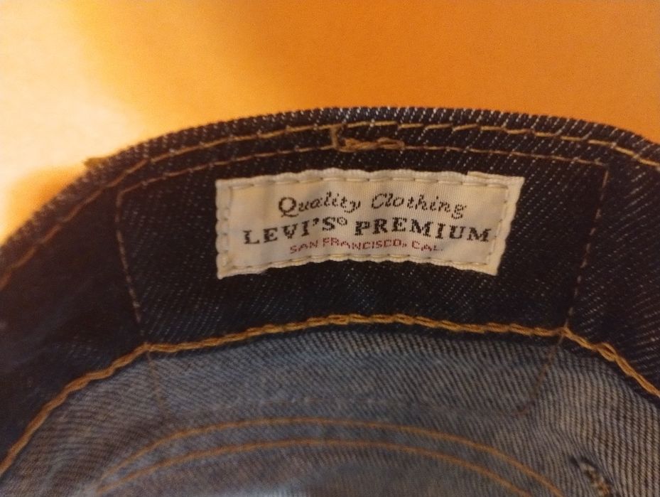 Blugi Levi s 512 noi
