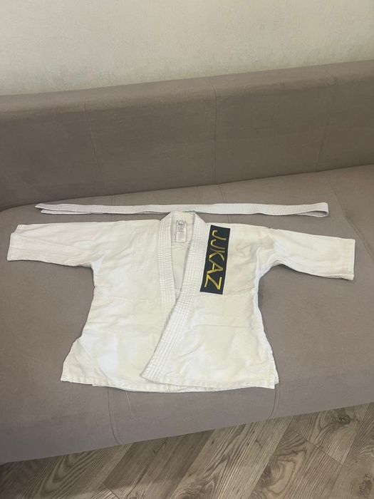 Продам кимоно детское