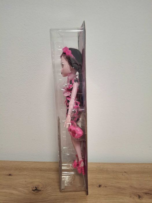 Vand papusa originala Monster High -Draculaura