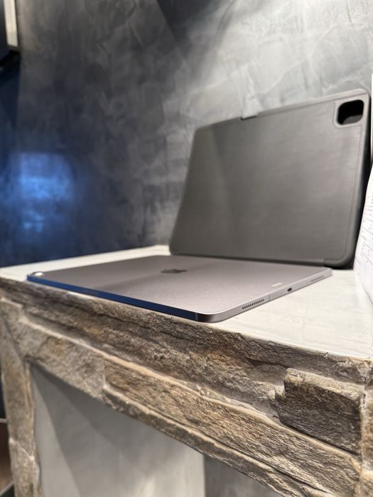 КАТО ЧИСТО НОВ Ipad Air M3 13” Cellurar + Wi-Fi