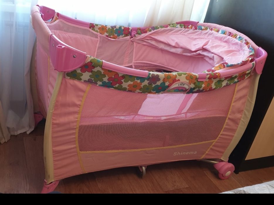 Кроватка манеж 2 в 1 удобная