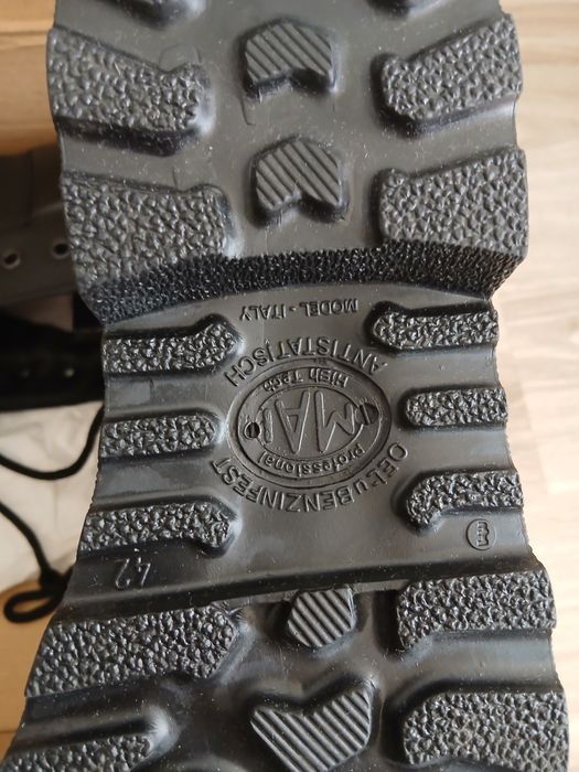 Vând bocanci militari noi din piele