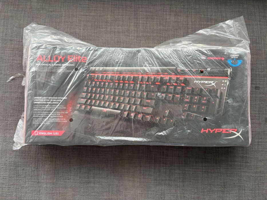 Геймрска клавиатура
HyperX Alloy Elite (Cherry
MX Blue)