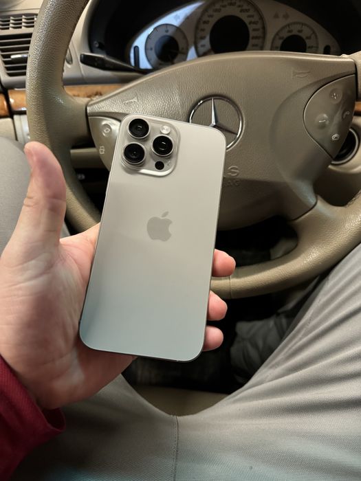 Продам 16 про макс