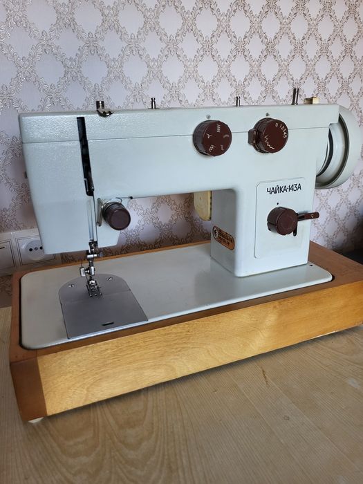 Швейная машинка Чайка
