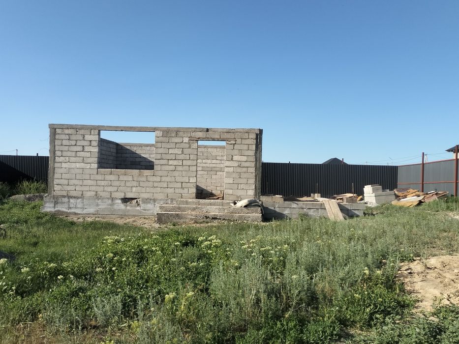 Продам недостроенный дом в Жаналык!