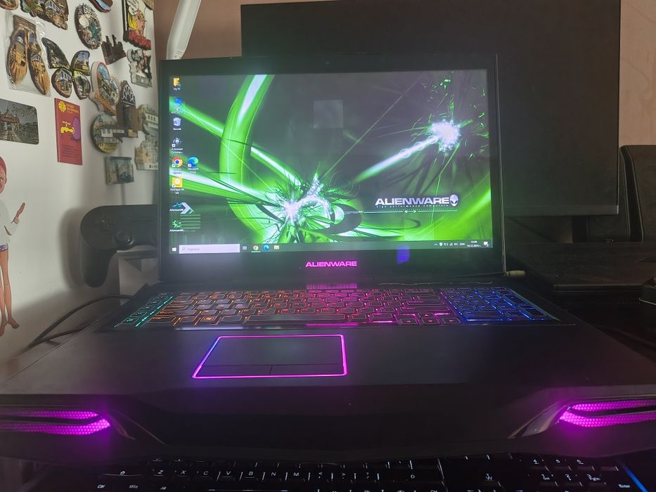 Продавам Dell Alienware M18X