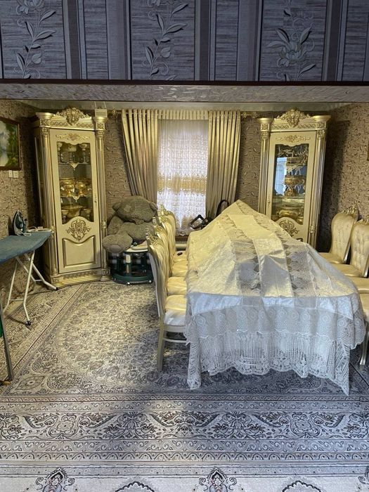 Uy sotiladi 2.2 sotix olmazor tumani Sagbon 12 tor 5 berk kocha 25a uy