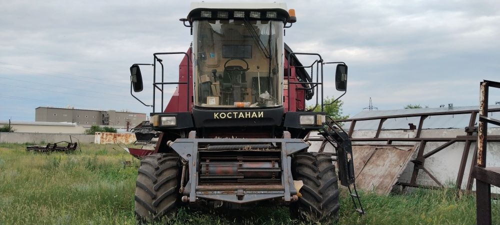 Комбайн Ессиль 740