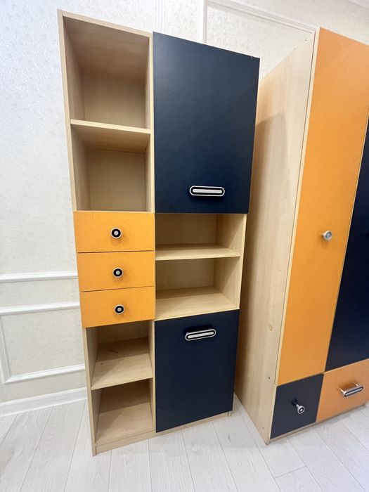 Шкаф со столом.