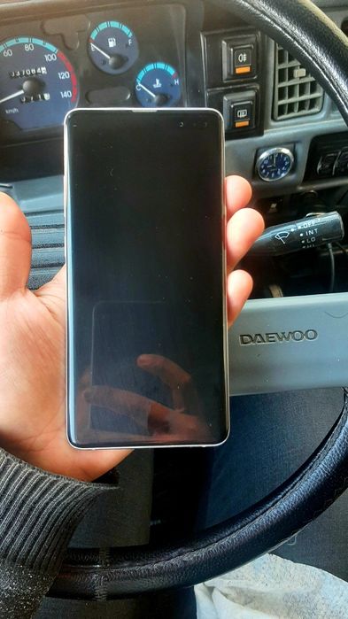 Samsung S10 5G sotiladi narxi kelishilgan holda telefon ideal