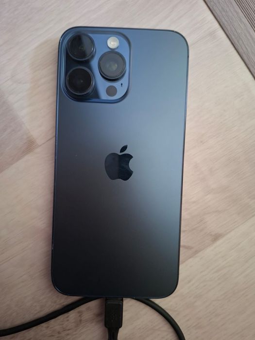 Айфон 15 про мах