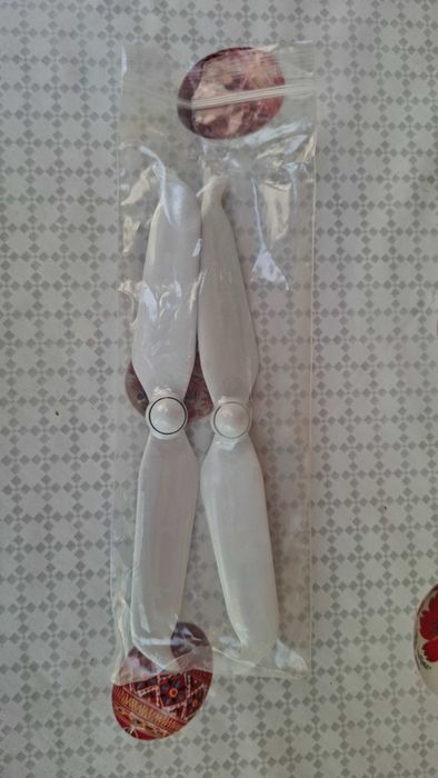 Батерии и аксесоари за DJI Phantom (батерии, перки, филтри, кабели)