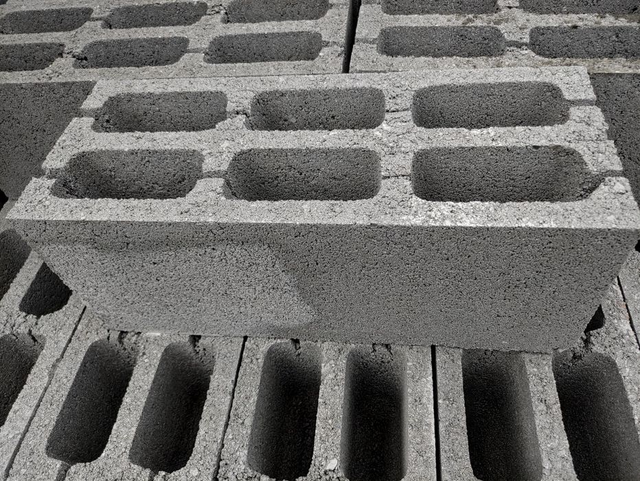 Bolțari  de 50x20x20 cm pentru garduri