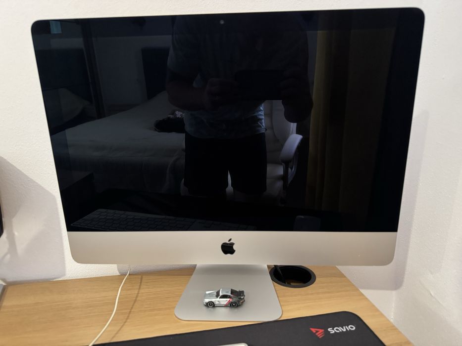 iMac (Retina 4K, 21.5-inch, Late 2015)