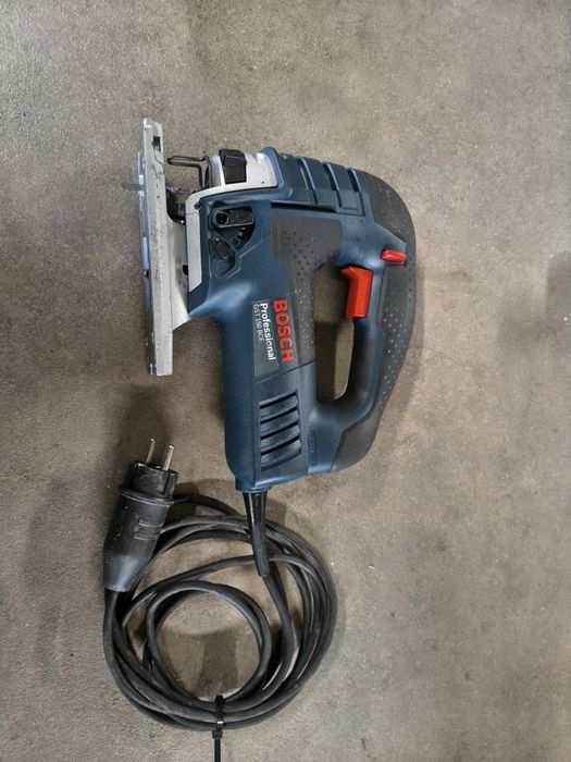 Зеге,Прободен трион Bosch GST