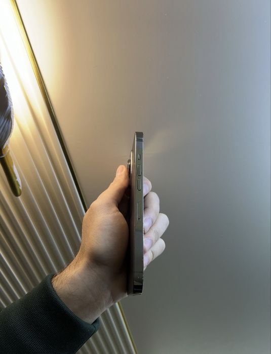 Айфон 13 про Без ремонта