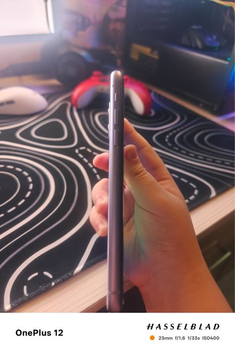 Айфон 11 в идеальном состояни