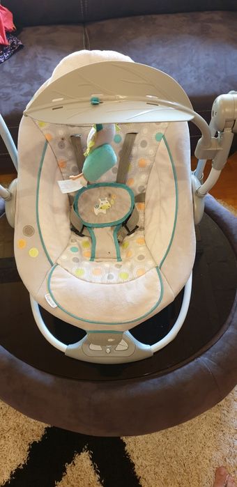 Leagăn bebe magnetic cu muzica si vibratii