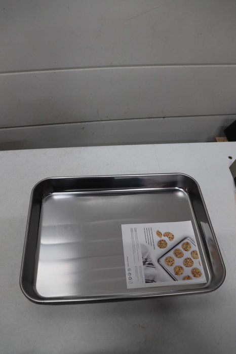 2 броя тави за печене  от неръждаема стомана