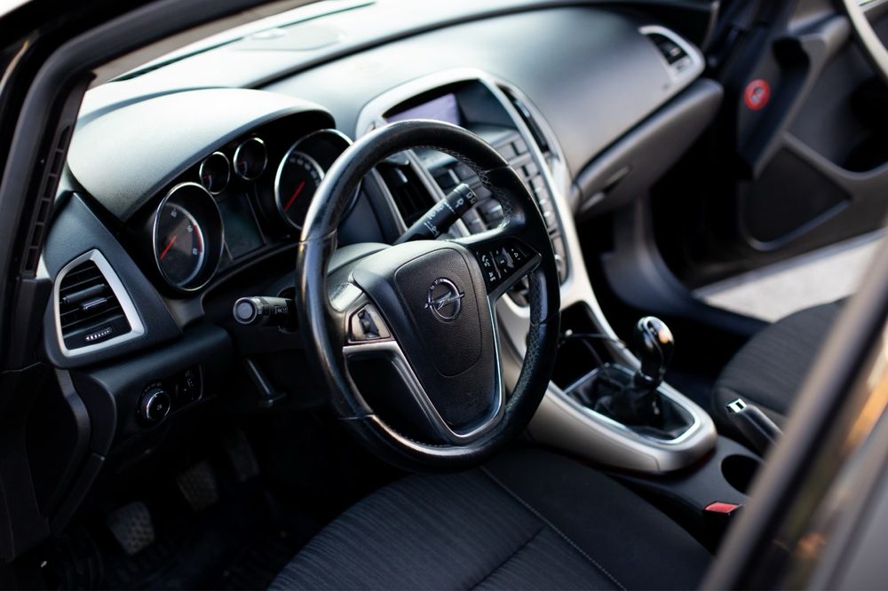 Opel astra J, 2010, 1.7cdti, xenon
