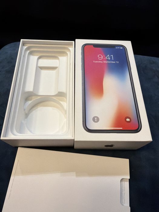 Cutie goala pt iphone X,64 GB