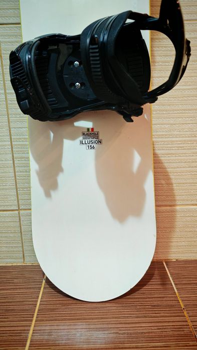 Placa snowboard 155 cm illusion -legaturi boots noi , burton