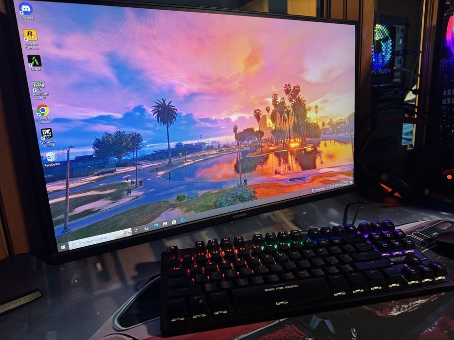 Se vinde pc complet sau separat