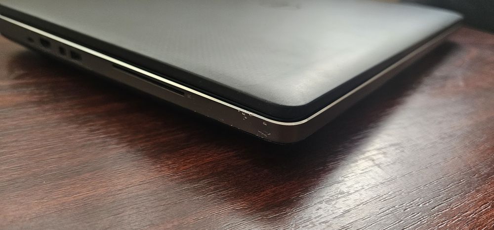 Dell Precision 7720 - i7 32 GB RAM - P4000 8 GB - SSD 256 GB