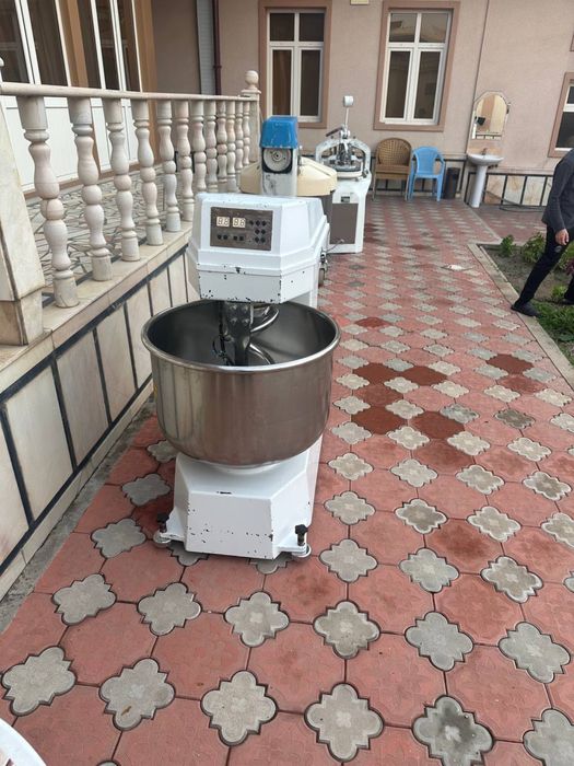 Тесто мешалка китайский рабочий