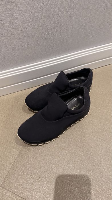 Кецове Gucci и Prada и сандали Dolce Gabbana