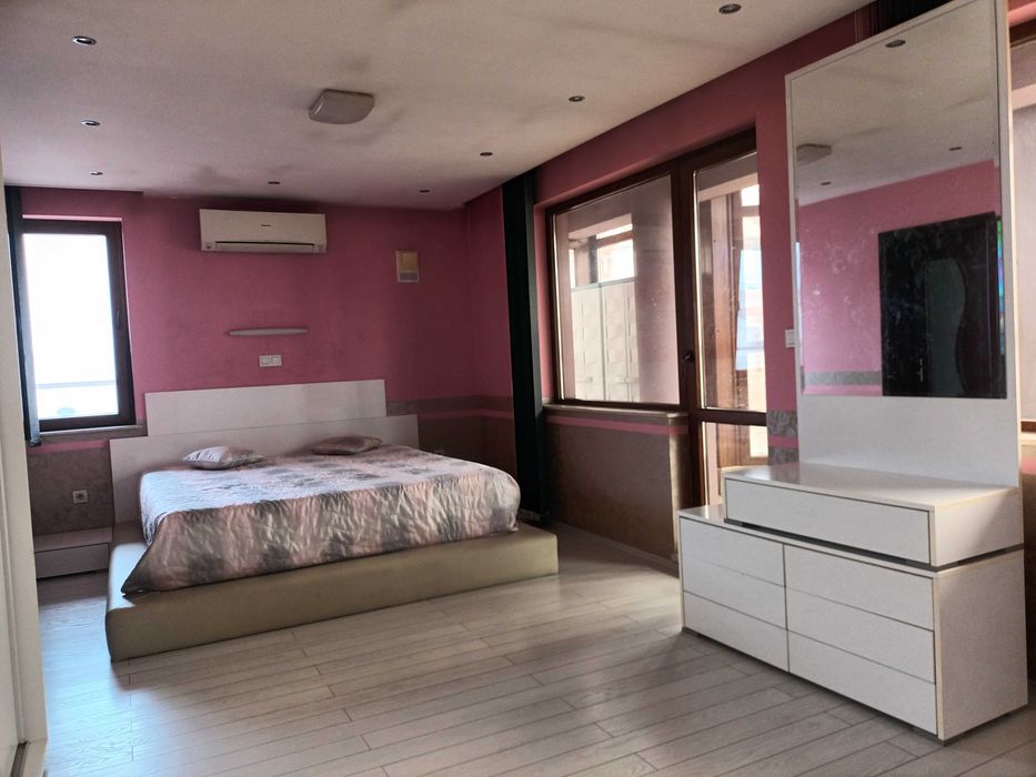 Продава се Тристаен апартамент в Пловдив, Христо Смирненски - 123 кв.м за 1342 €/кв.м - Снимка #1