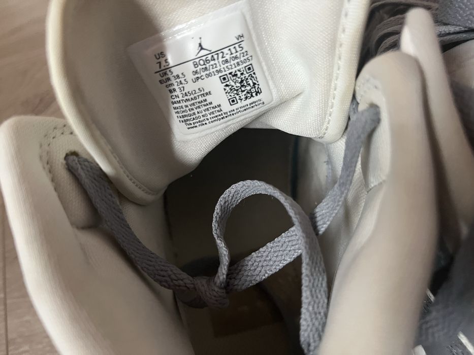 jordan 1 mid stealth femei