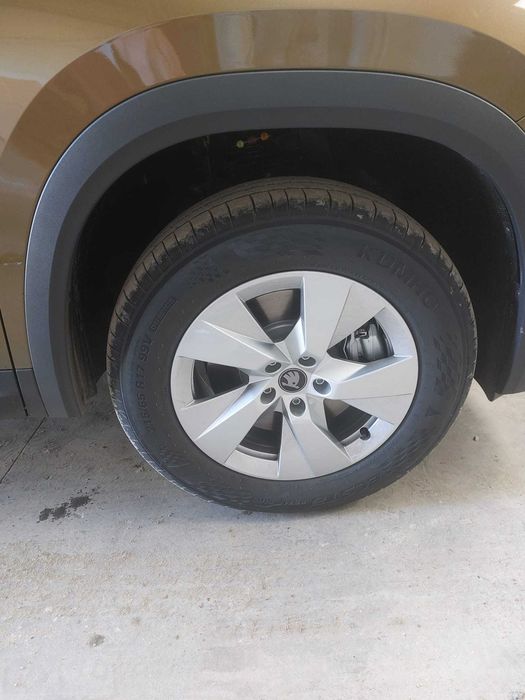 4 Anvelope(vara) Kumho 215/65/17 noi(folosite 1000 km)