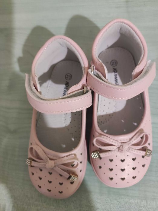 Обувки за прохождане размер 18, 21, 23  и 24 размер