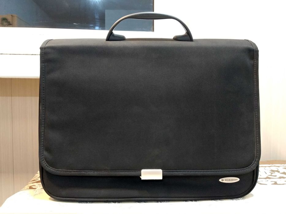 Портфель, сумка для документов, ноутбука.