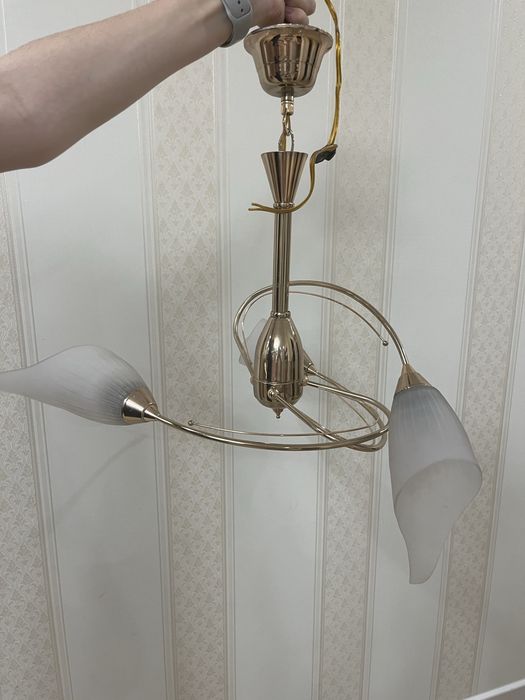 Люстра трехрожковая