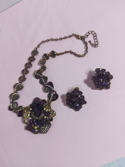 Набор бижутерии.