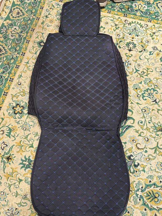 Продам срочно чехлы на машину универсальные