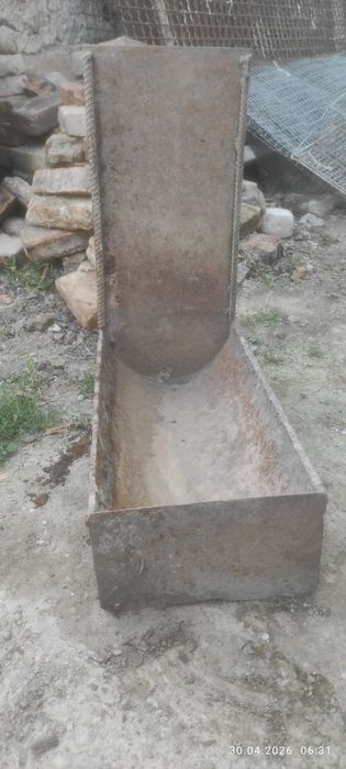 Кормушка ,поилка для скота