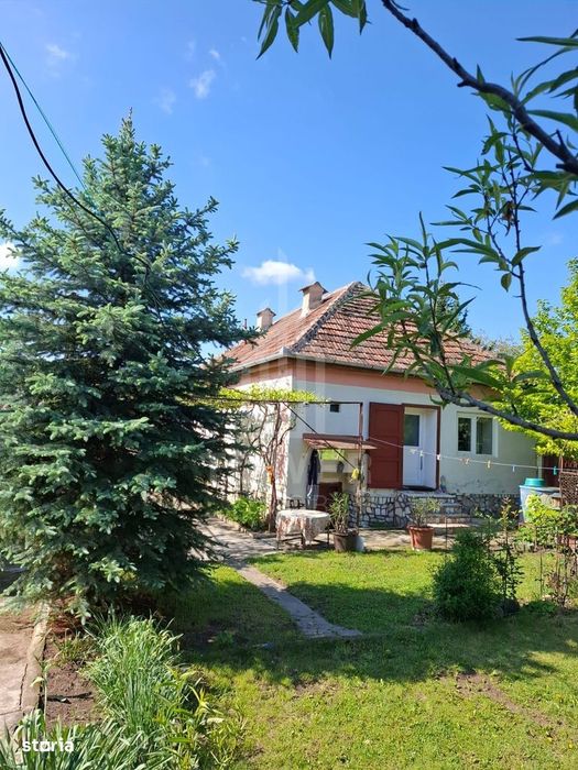 Casă cu două corpuri de clădire și teren generos – sat Boarta, județul