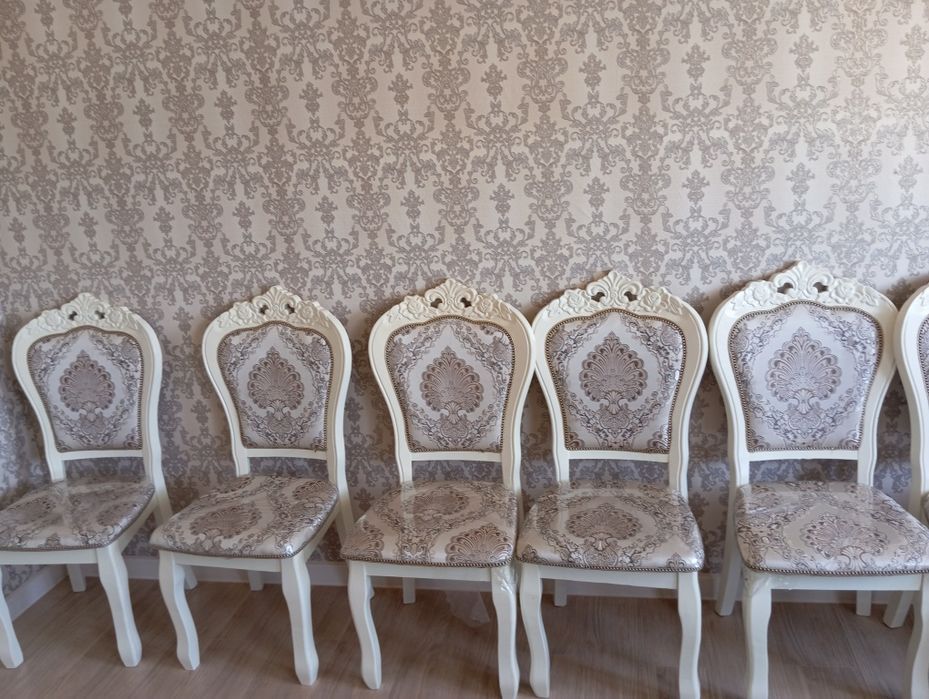 Гостинный стол сол стулиямм