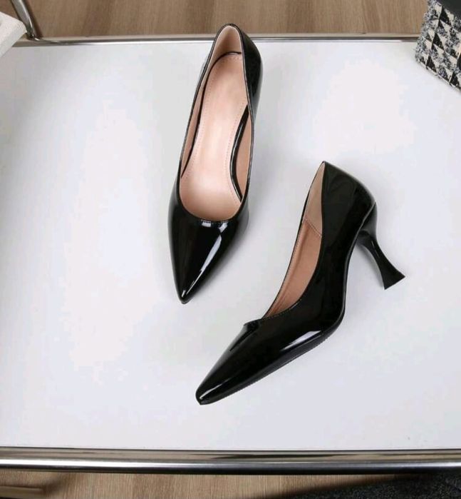 Pantofi dama eleganți!