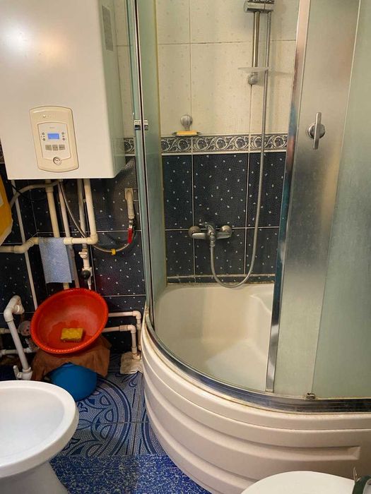 3-х комнатная квартира. Миробадский р-н. 158 школа.